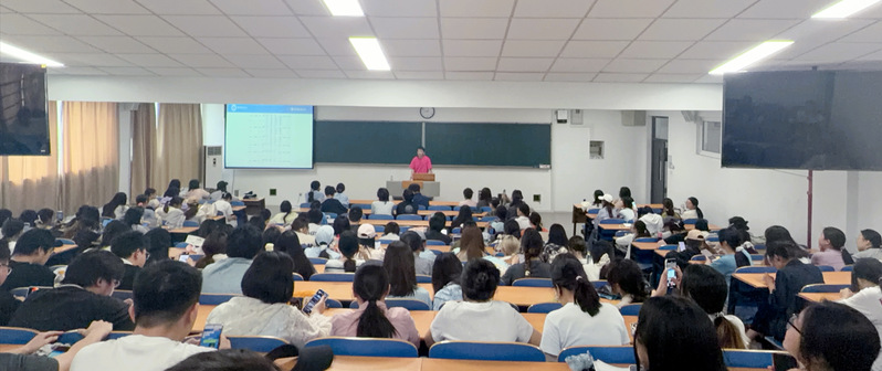 外国语学院召开2023级本科生...
