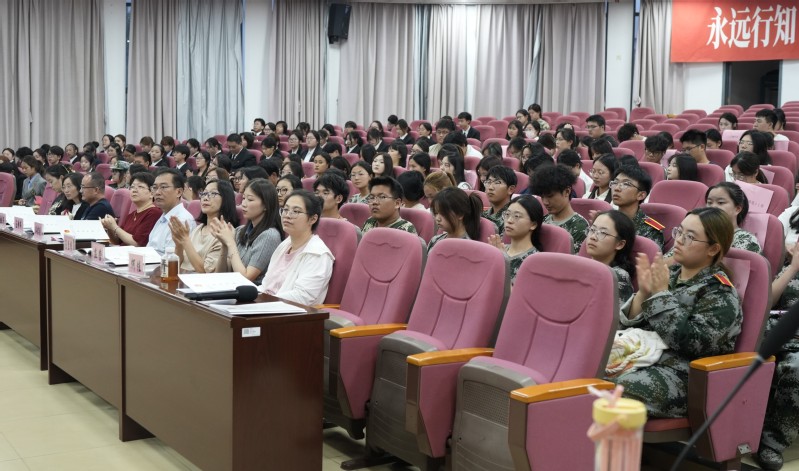 外国语学院召开第二十一次团代会...