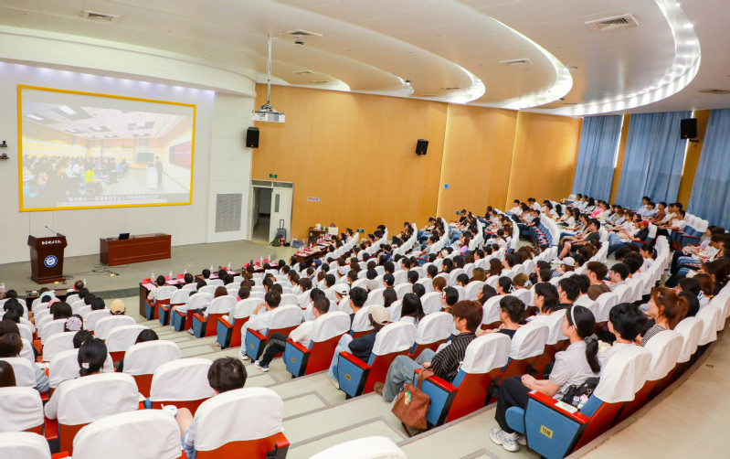 外国语学院举行2026级新生见...